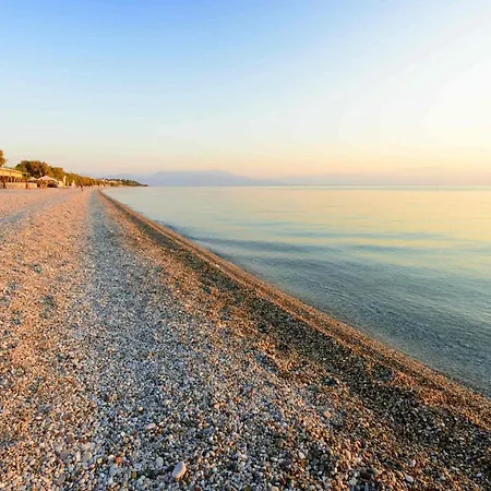 Lägenhet Seaside Akrata's House