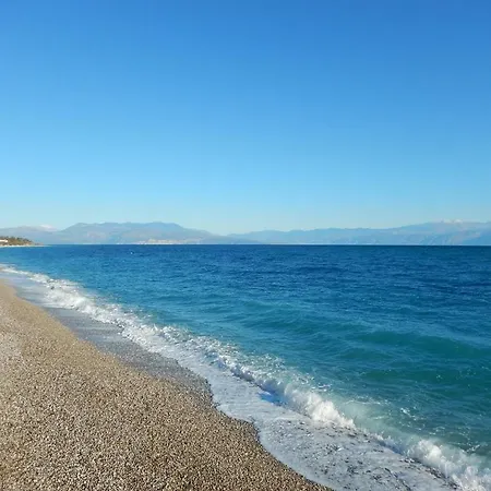 Seaside Akrata's House Apartamento